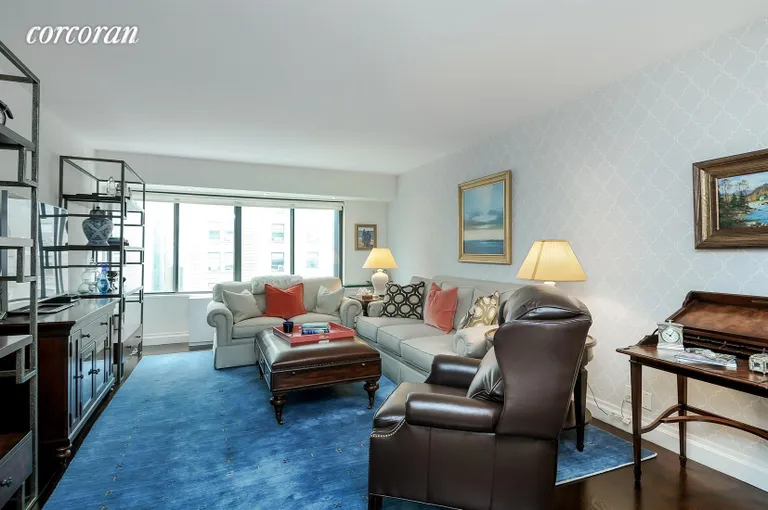 New York City Real Estate | View 900 Park Avenue, 6B | 1 Bed, 2 Baths | View 1