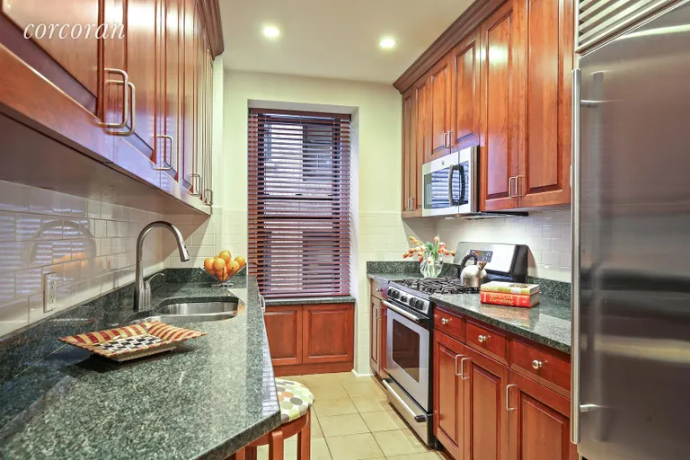 New York City Real Estate | View 68 East 86th Street, 5C | Kitchen | View 4