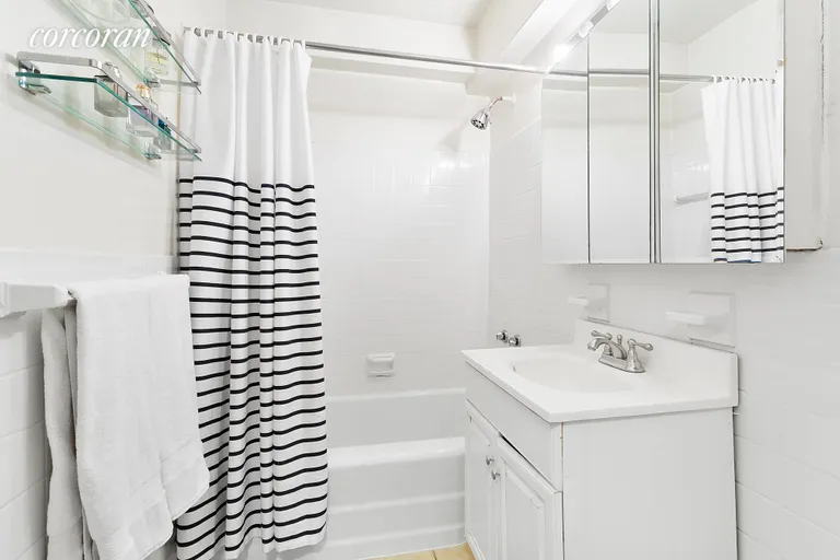 New York City Real Estate | View 175 West 12th Street, 3H | Bathroom | View 6