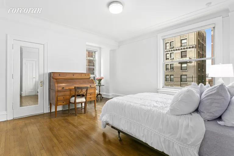 New York City Real Estate | View 780 West End Avenue, 7B | Mater Bedroom-actual | View 10