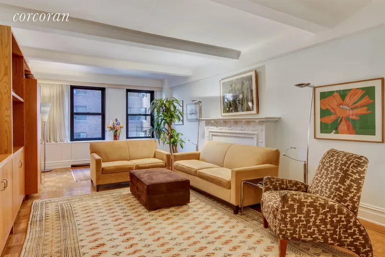 New York City Real Estate | View 277 West End Avenue, 8C | Living Room | View 2
