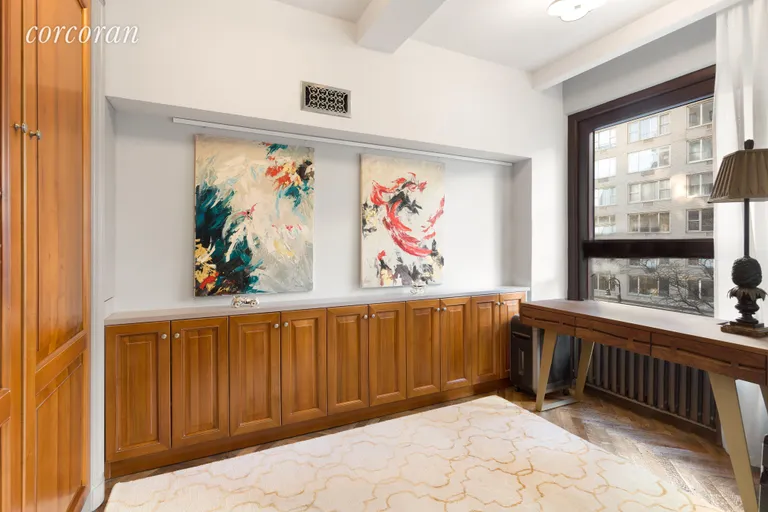 New York City Real Estate | View 1049 Fifth Avenue, 4C | Home Office/Flexible room | View 6