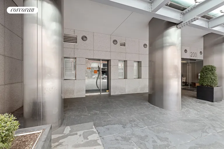 New York City Real Estate | View 200 East 62nd Street, GF | room 6 | View 7
