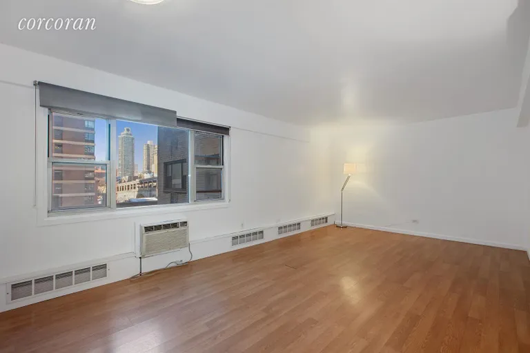 New York City Real Estate | View 40 Sutton Place, 7C | Living Room | View 2