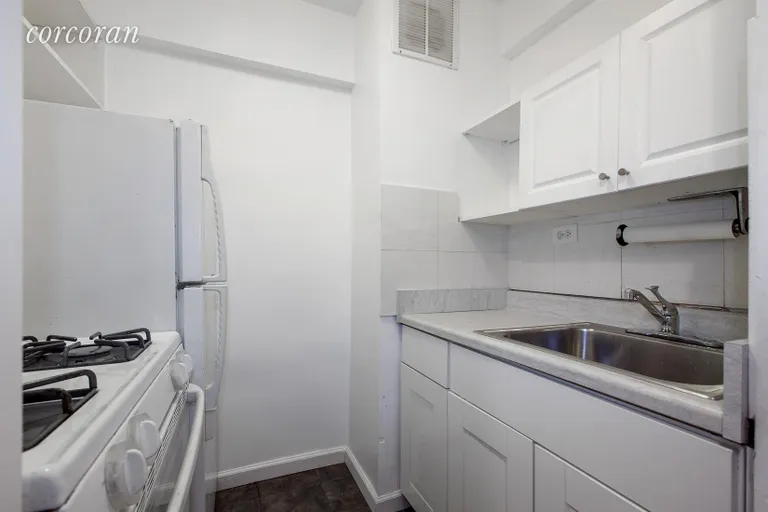 New York City Real Estate | View 40 Sutton Place, 7C | Kitchen | View 3