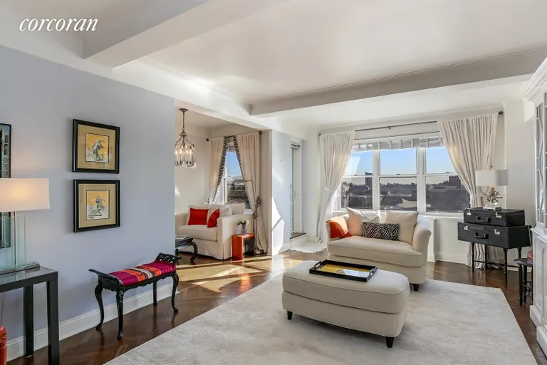 New York City Real Estate | View 33 East End Avenue, 7B | Living Room | View 3