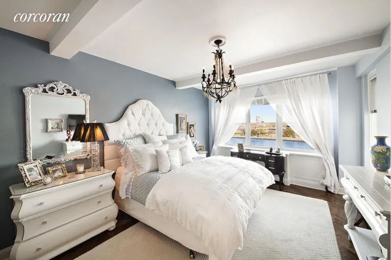 New York City Real Estate | View 33 East End Avenue, 7B | room 5 | View 6