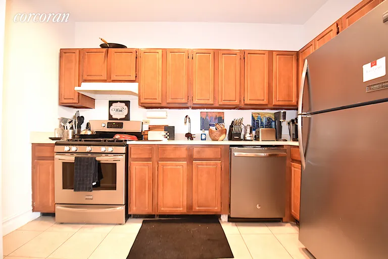 New York City Real Estate | View 45-02 Ditmars Boulevard, 523 | room 7 | View 8