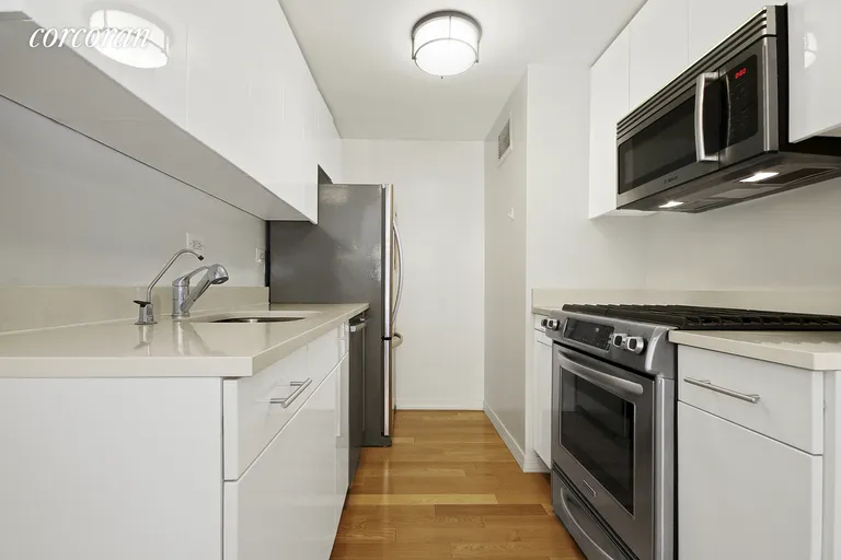New York City Real Estate | View 7 East 14th Street, 21E | room 6 | View 7