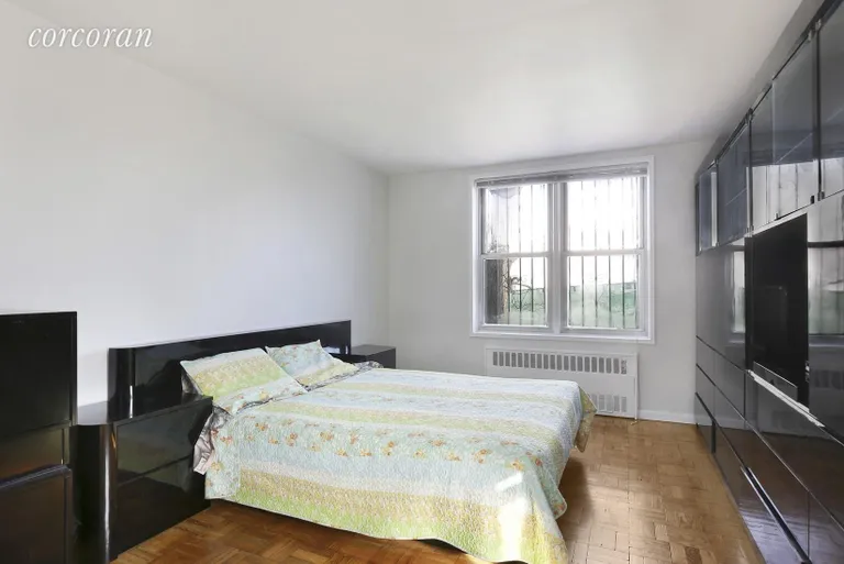 New York City Real Estate | View 60-11 Broadway, 1R | room 3 | View 4
