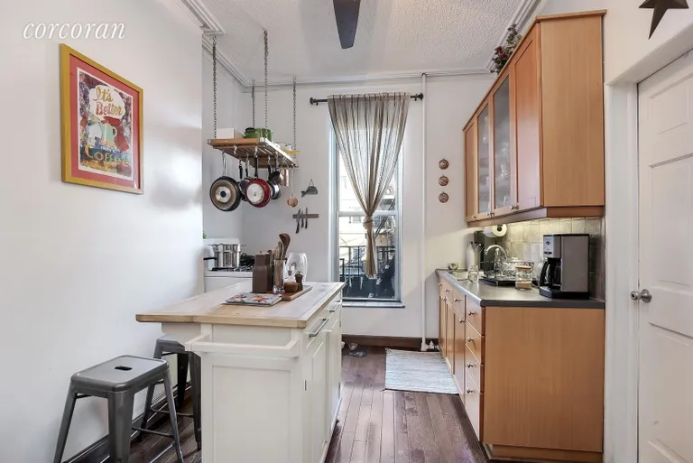 New York City Real Estate | View 123A 2nd Place, 4 | room 1 | View 2