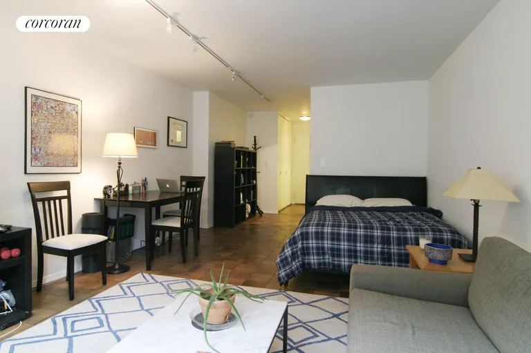 New York City Real Estate | View 7 East 14th Street, 1426 | room 1 | View 2
