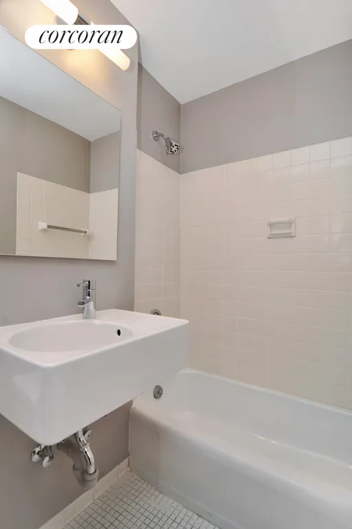 New York City Real Estate | View 7 East 14th Street, 1426 | room 3 | View 4