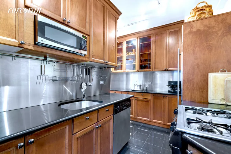 New York City Real Estate | View 315 West 106th Street, 6B | room 4 | View 5