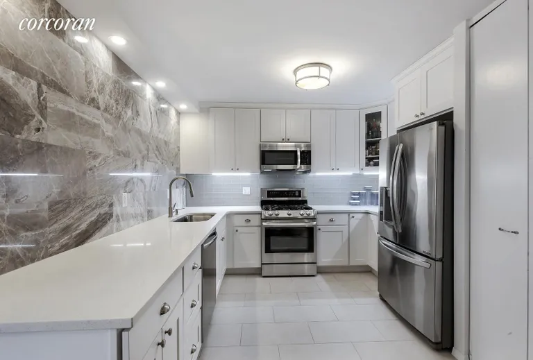 New York City Real Estate | View 2 South End Avenue, 9G | BRAND NEW CHEF'S KITCHEN | View 2