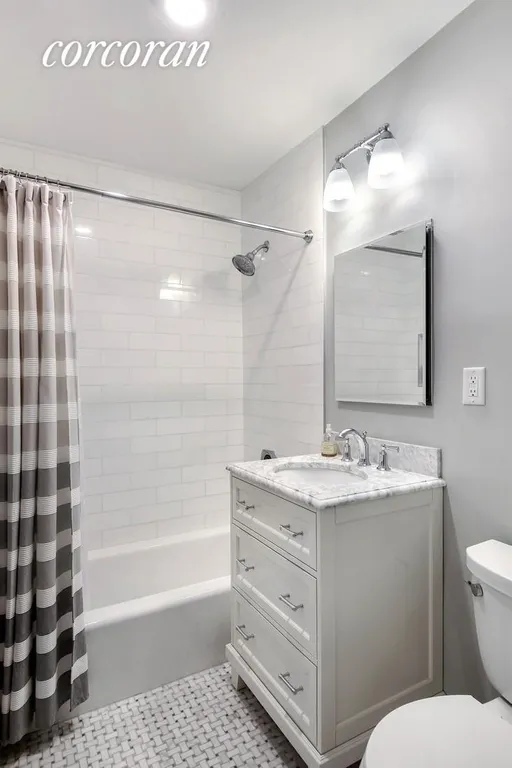 New York City Real Estate | View 2 South End Avenue, 9G | MARBLE MASTER BATHROOM | View 6