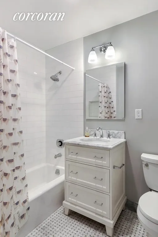 New York City Real Estate | View 2 South End Avenue, 9G | MARBLE SECOND BATHROOM | View 11