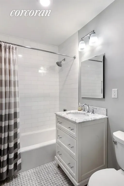 New York City Real Estate | View 2 South End Avenue, 9G | Master Bathroom | View 17