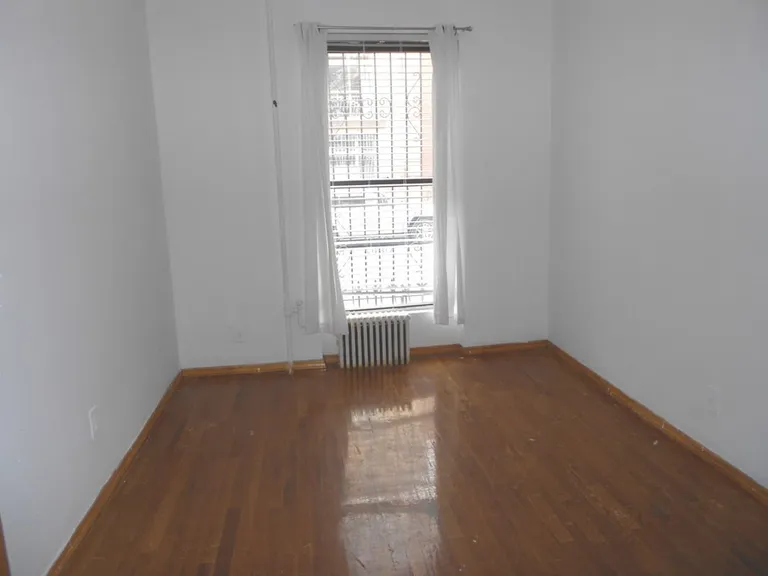 New York City Real Estate | View 696 Sackett Street, 1L | room 1 | View 2