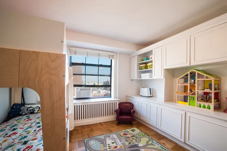 New York City Real Estate | View 355 Clinton Avenue, 14F | room 3 | View 4