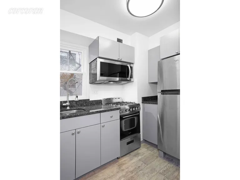 New York City Real Estate | View 321 East 45th Street, 3C | room 2 | View 3