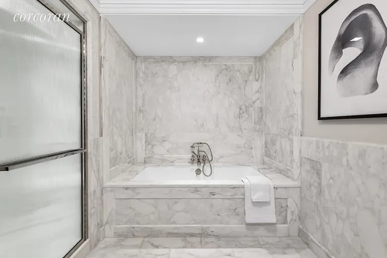 New York City Real Estate | View 20 East End Avenue, TH2 | Bathroom | View 8