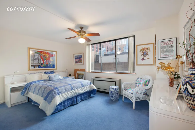 New York City Real Estate | View 45 West 67th Street, 8F | room 3 | View 4