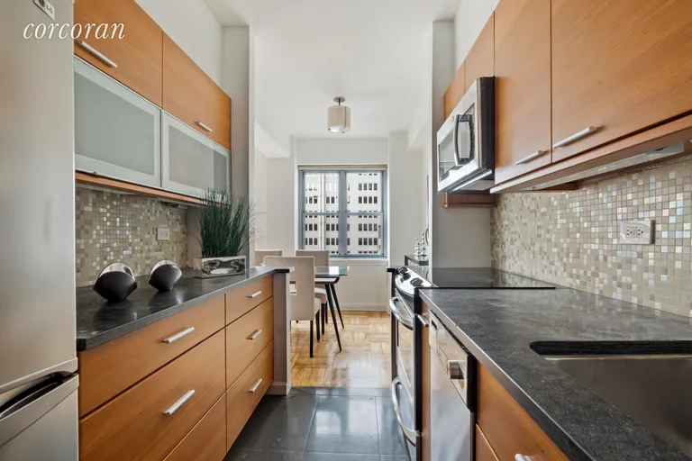 New York City Real Estate | View 80 Park Avenue, 15P | Renovated | View 4