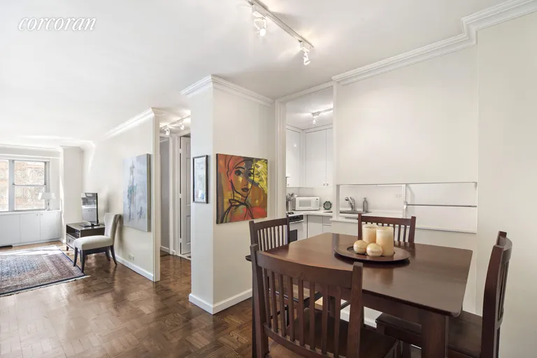 New York City Real Estate | View 300 East 40th Street, 4P | room 1 | View 2