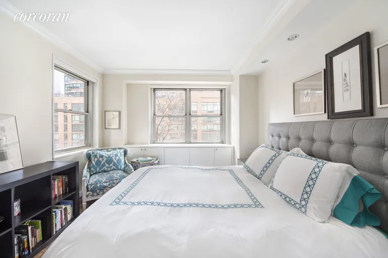 New York City Real Estate | View 300 East 40th Street, 4P | room 3 | View 4