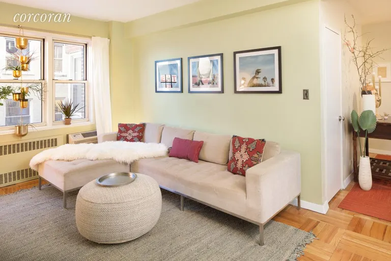 New York City Real Estate | View 34 Plaza Street East, 1102 | Living Room | View 5