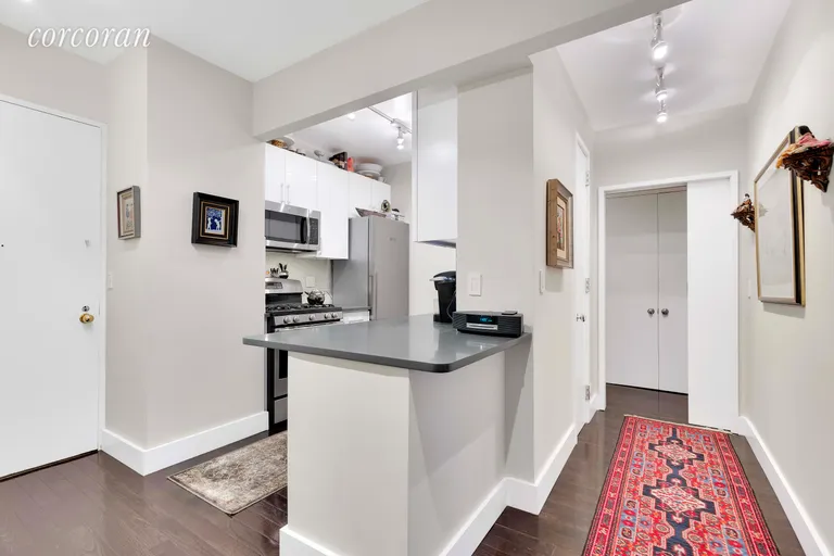 New York City Real Estate | View 200 East 69th Street, 3UT | Kitchen | View 4