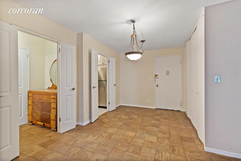 New York City Real Estate | View 305 East 40th Street, 10A | Entrance area to Living Room | View 4