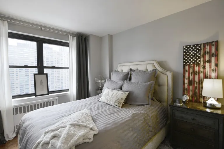 New York City Real Estate | View 185 West End Avenue, 18J | room 4 | View 5