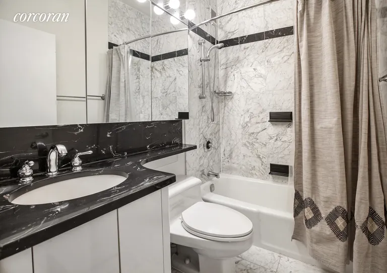 New York City Real Estate | View 62 West 62Nd Street, 4F | room 6 | View 7