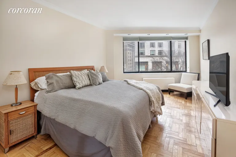 New York City Real Estate | View 62 West 62Nd Street, 4F | room 2 | View 3