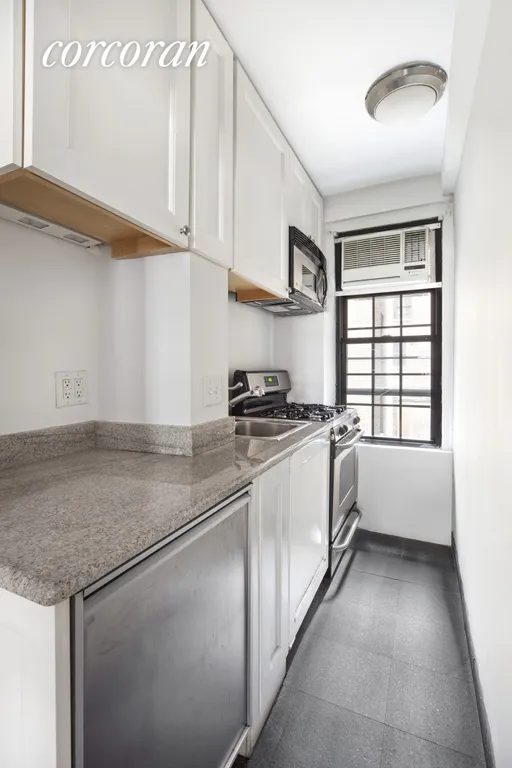 New York City Real Estate | View 102 East 22nd Street, 4C | room 3 | View 4