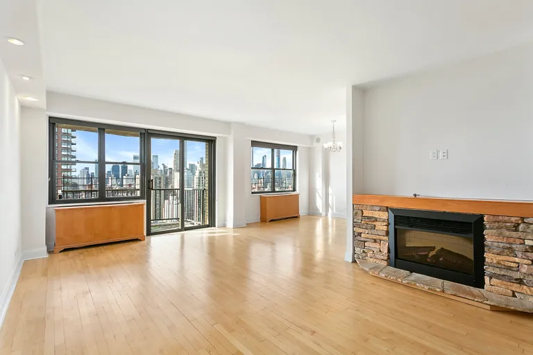 New York City Real Estate | View 345 East 80th Street, 32HJ | 3 Beds, 2 Baths | View 1