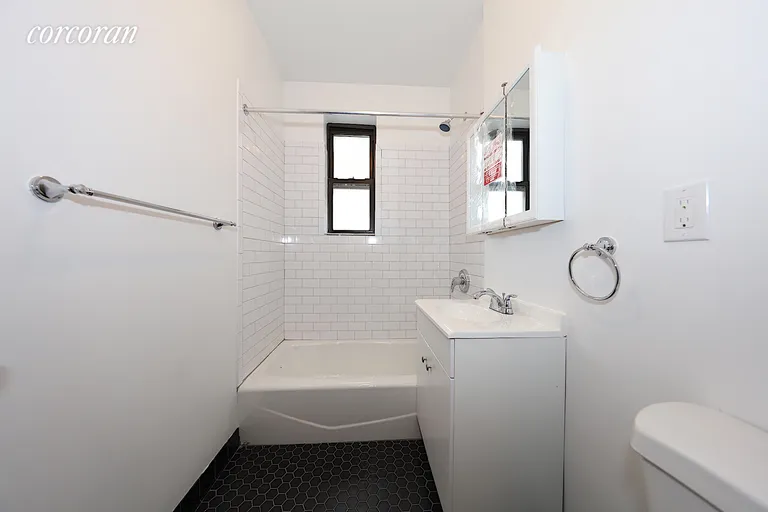 New York City Real Estate | View 25-90 35th Street, 4B | 
    
        
        
            

             | View 13