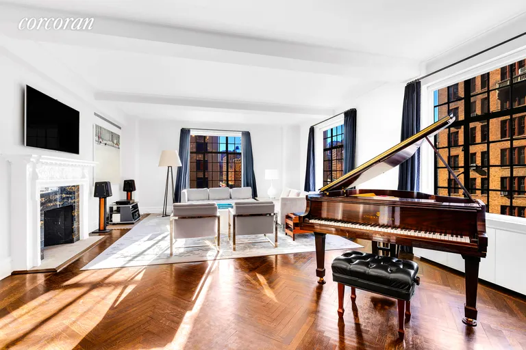 New York City Real Estate | View 580 West End Avenue, 6 | LR Facing South | View 2