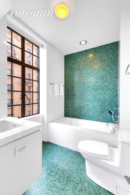 New York City Real Estate | View 580 West End Avenue, 6 | Master Bathroom | View 11