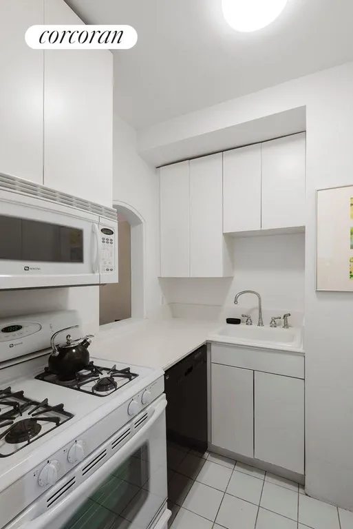 New York City Real Estate | View 410 West 24th Street, 10L | room 5 | View 6