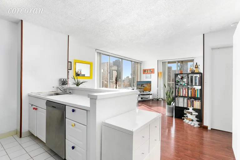 New York City Real Estate | View 404 East 79th Street, 17H | 1 | View 2