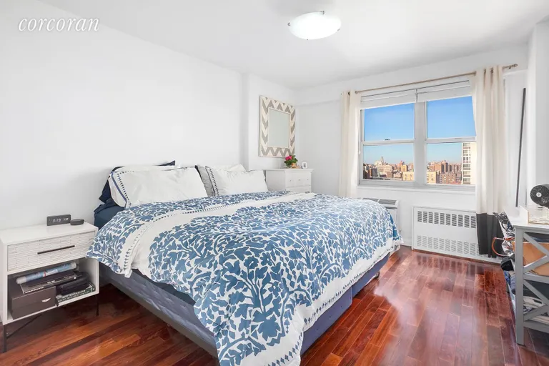 New York City Real Estate | View 100 West 93rd Street, 18G | 7 | View 3