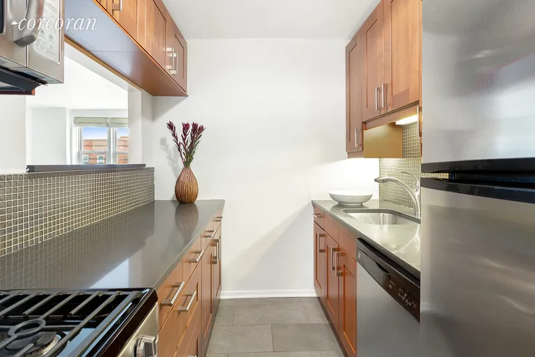 New York City Real Estate | View 400 East 17th Street, 707 | room 1 | View 2