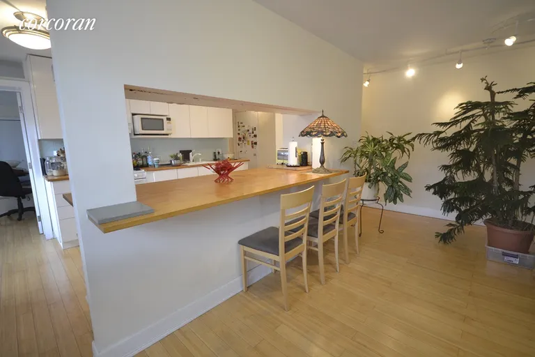New York City Real Estate | View 70 La Salle Street, 16D | Great breakfast counter | View 3