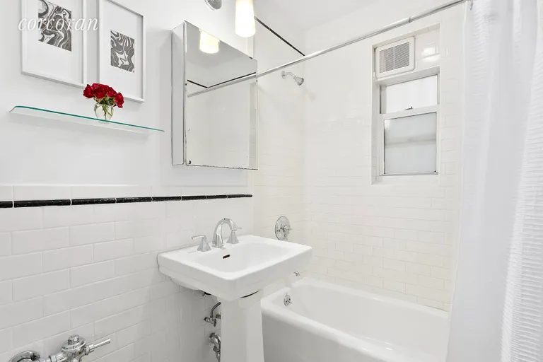 New York City Real Estate | View 55 Eastern Parkway, 1E | White & Bright  | View 8