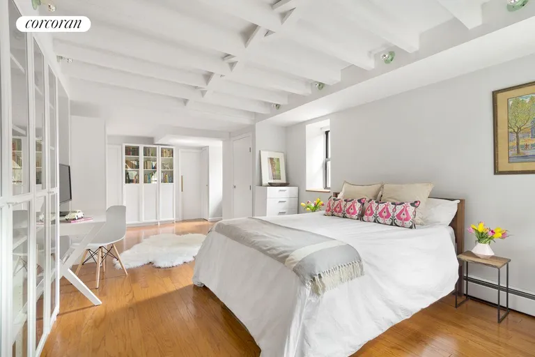 New York City Real Estate | View 416 Clermont Avenue, 1R | room 3 | View 4