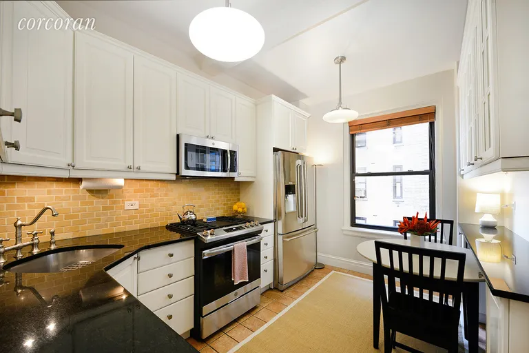 New York City Real Estate | View 215 West 75th Street, 9GH | room 5 | View 6
