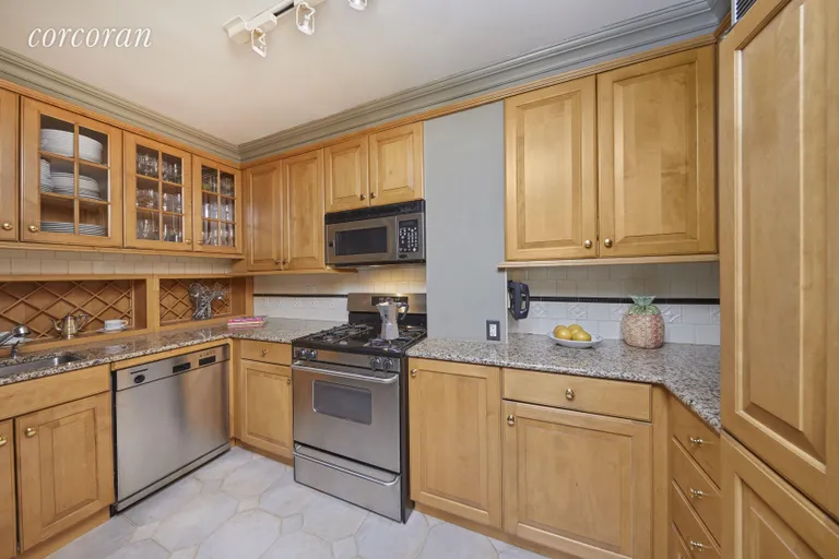 New York City Real Estate | View 15 West 72Nd Street, 16TU | room 6 | View 7